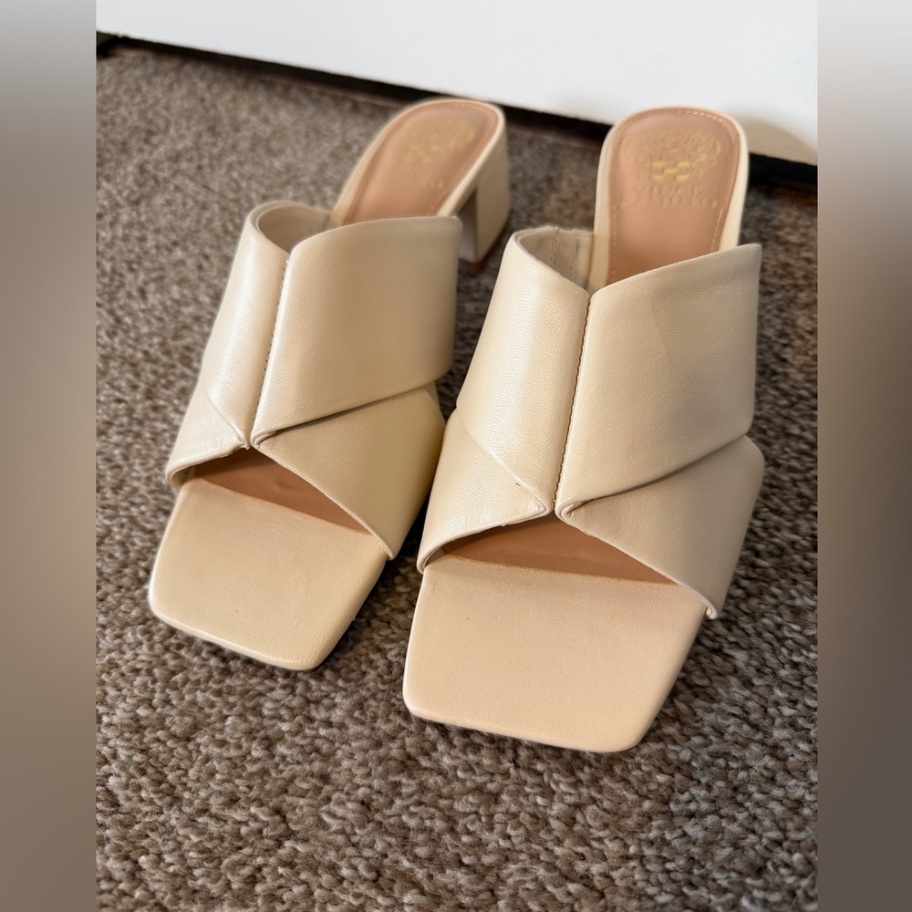 Vince Camuto leather mule/sandals